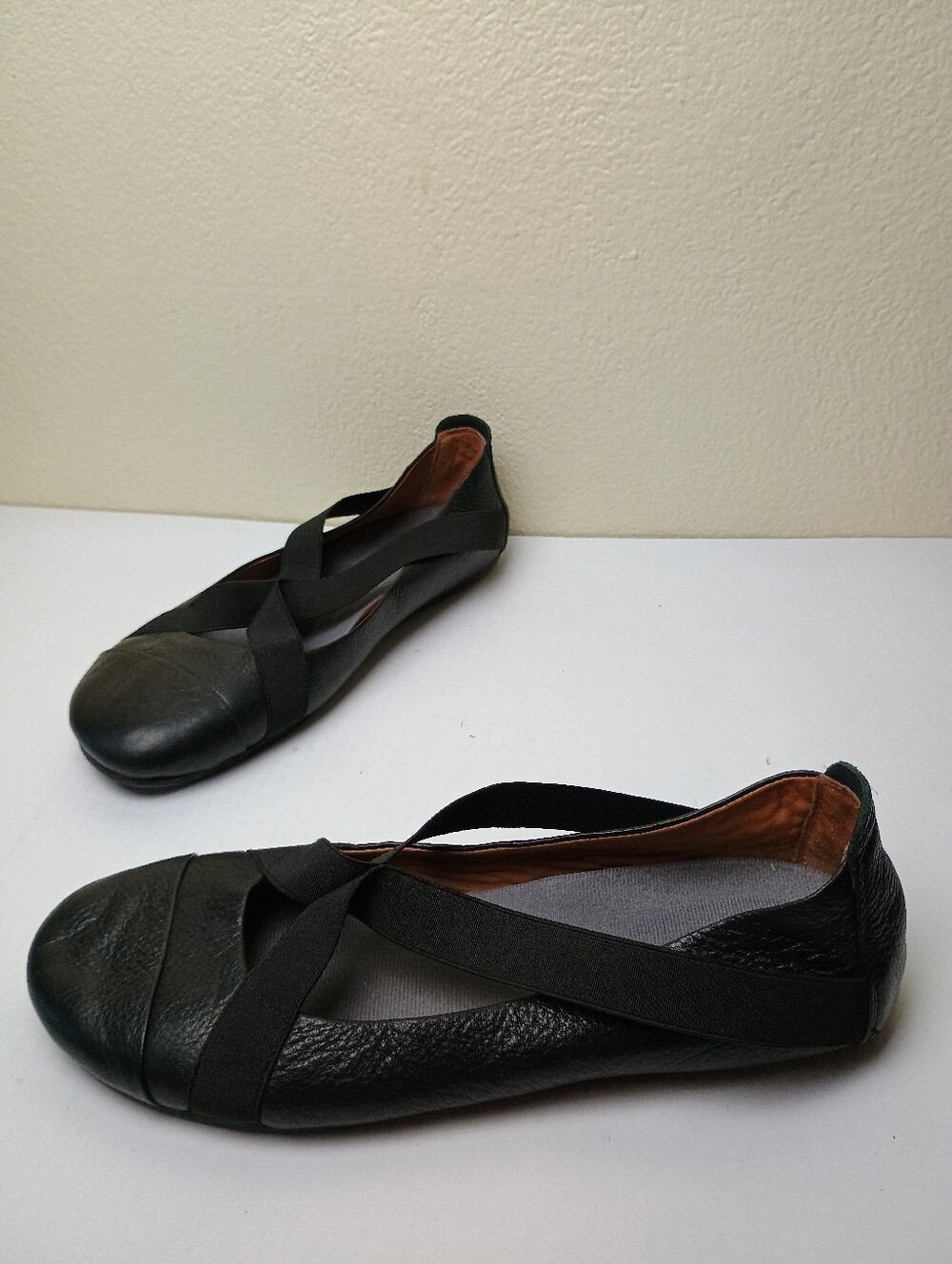 Clarks Gentle Souls 11M Black Leather Crisscross Strap Ballet Flats Mary Jane